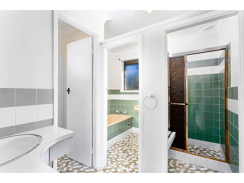 7 Gathercole Avenue, Mount Warrigal NSW 2528