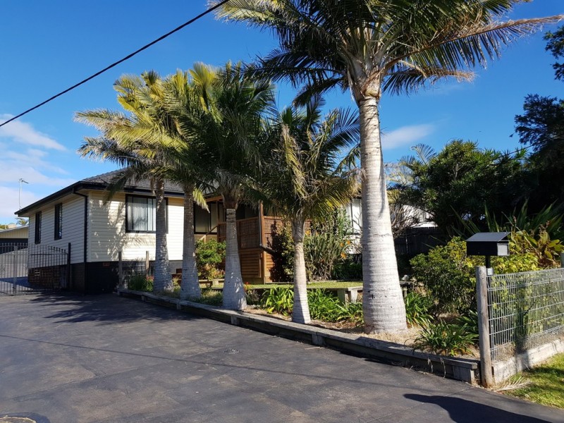 28 Girraween Avenue, Lake Illawarra NSW 2528