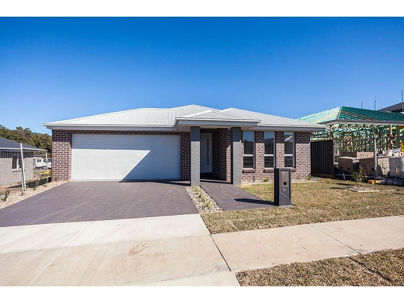 14 Bartlett Crescent, Calderwood NSW 2527