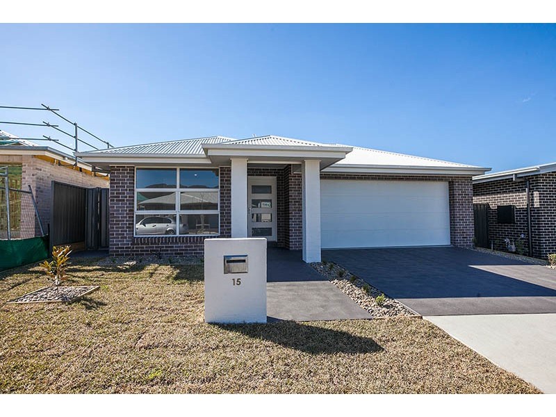 15 Bartlett Crescent, Calderwood NSW 2527