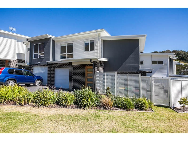 4/2 Whistlers Run, Albion Park NSW 2527