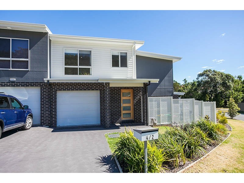 4/2 Whistlers Run, Albion Park NSW 2527