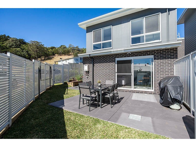 4/2 Whistlers Run, Albion Park NSW 2527