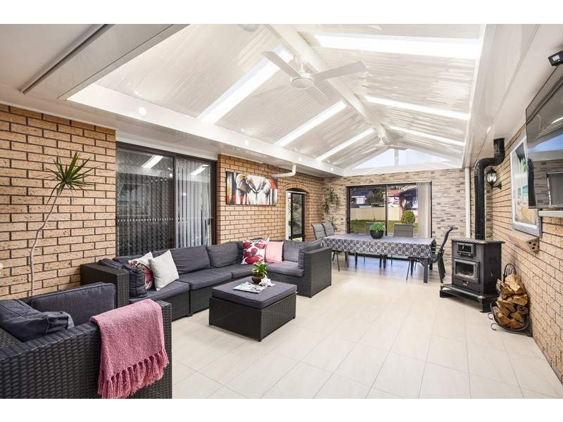 31 Minda Crescent, Oak Flats NSW 2529