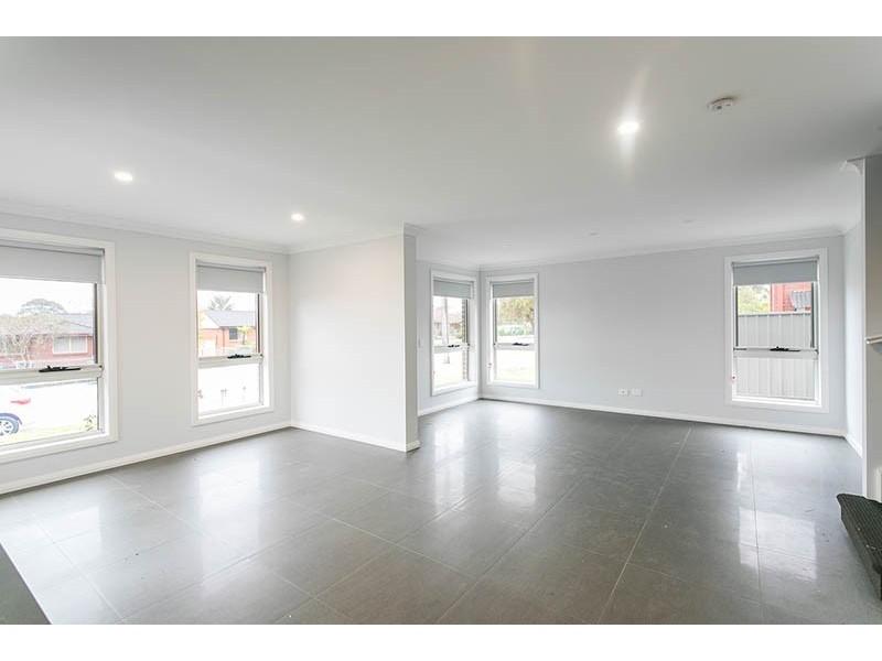 1/38 Malin Road, Oak Flats NSW 2529