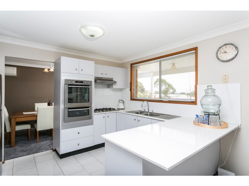 31 Scarborough Circuit, Albion Park NSW 2527