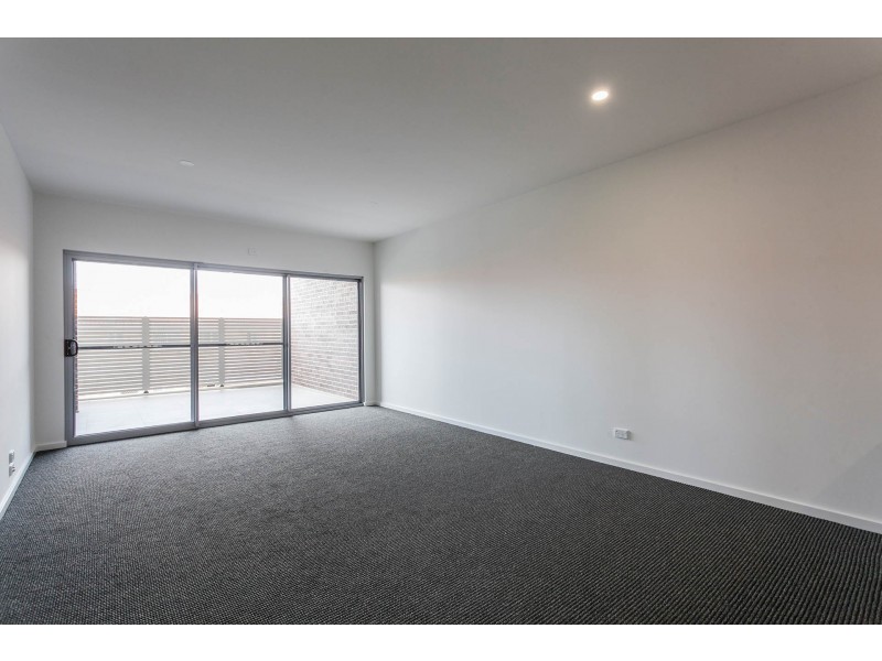 8/30 Peterborough Avenue, Lake Illawarra NSW 2528