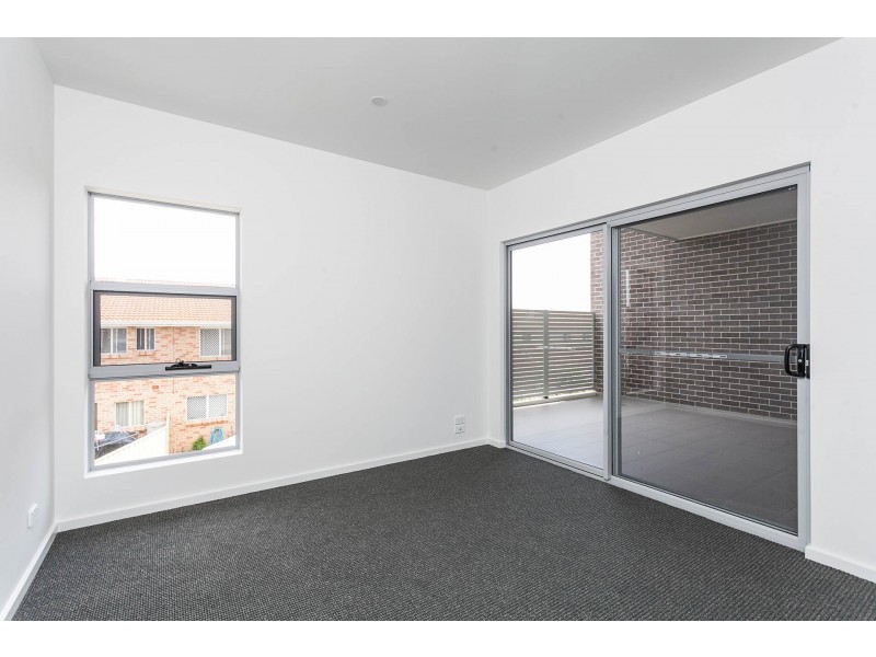8/30 Peterborough Avenue, Lake Illawarra NSW 2528