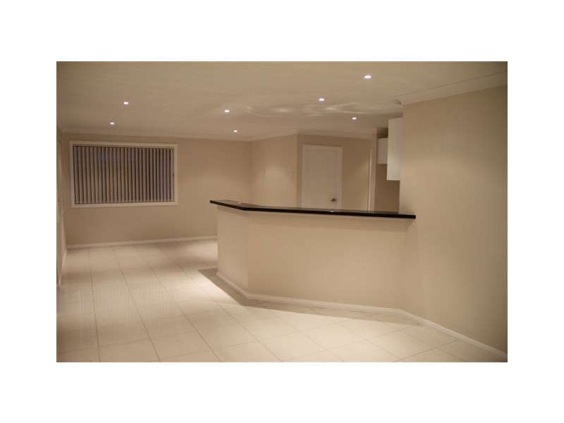 2/49 Barton Street, Oak Flats NSW 2529