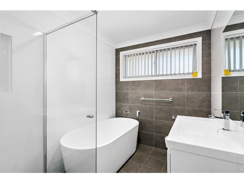 3/5 Cullen Street, Oak Flats NSW 2529
