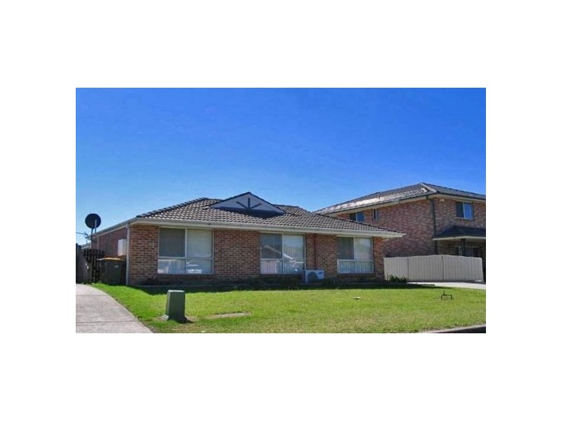 1/10 Featherwood Place, Albion Park NSW 2527