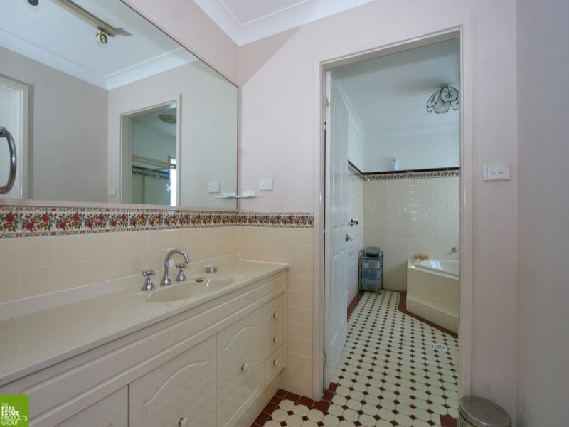 46 Devonshire Crescent, Oak Flats NSW 2529