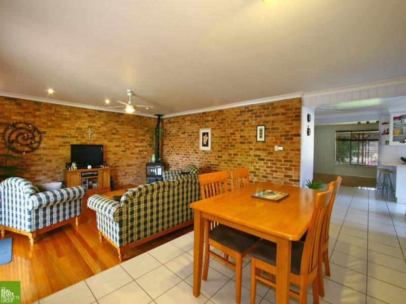 46 Devonshire Crescent, Oak Flats NSW 2529