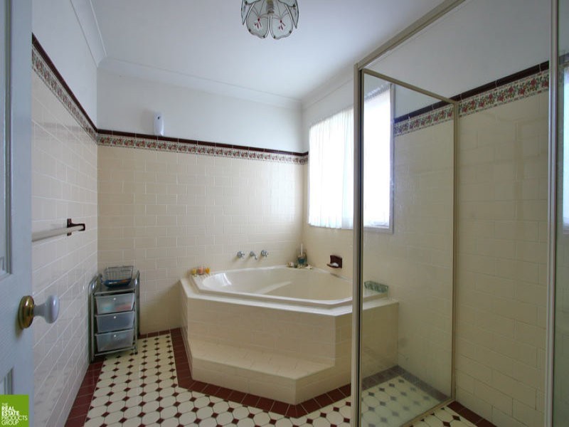46 Devonshire Crescent, Oak Flats NSW 2529