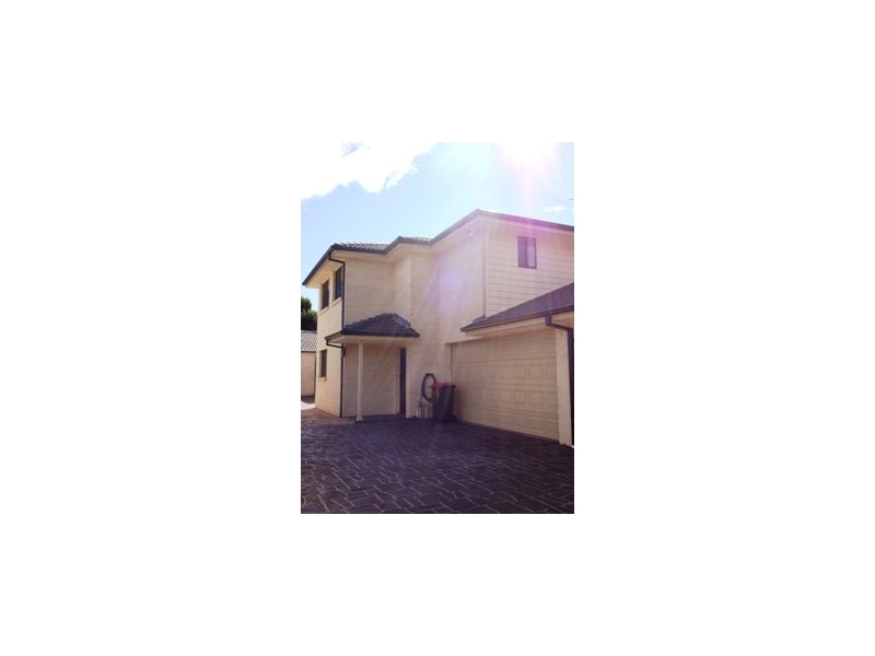 2/23 Boonerah Street, Albion Park Rail NSW 2527