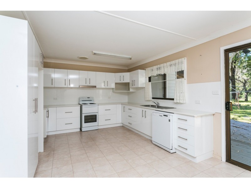 10 Timbs Road, Oak Flats NSW 2529