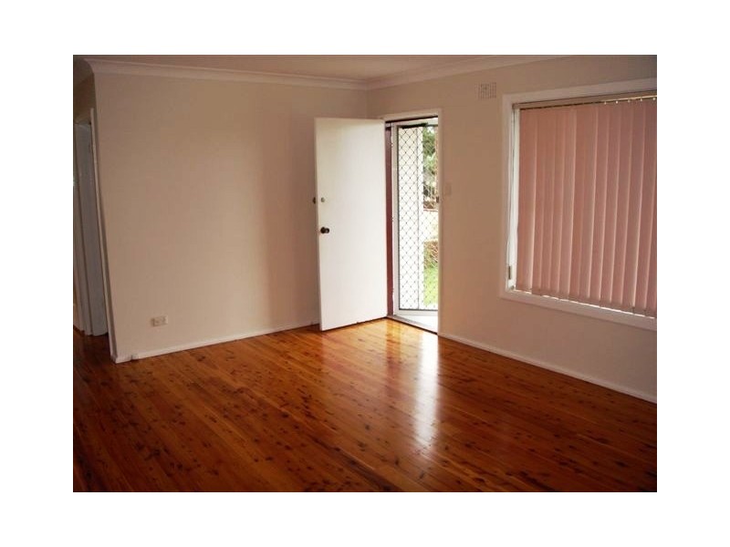 1/49 Barton Street, Oak Flats NSW 2529