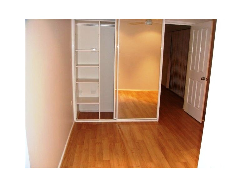 1/49 Barton Street, Oak Flats NSW 2529