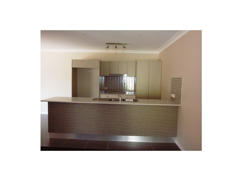 4 Francis Street, Flinders NSW 2529