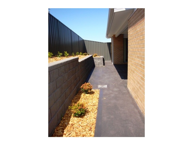 4 Francis Street, Flinders NSW 2529