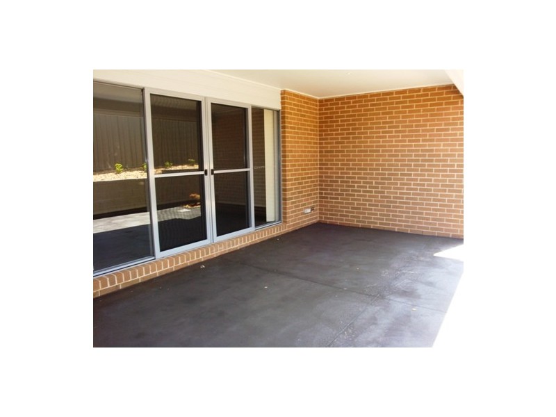 4 Francis Street, Flinders NSW 2529