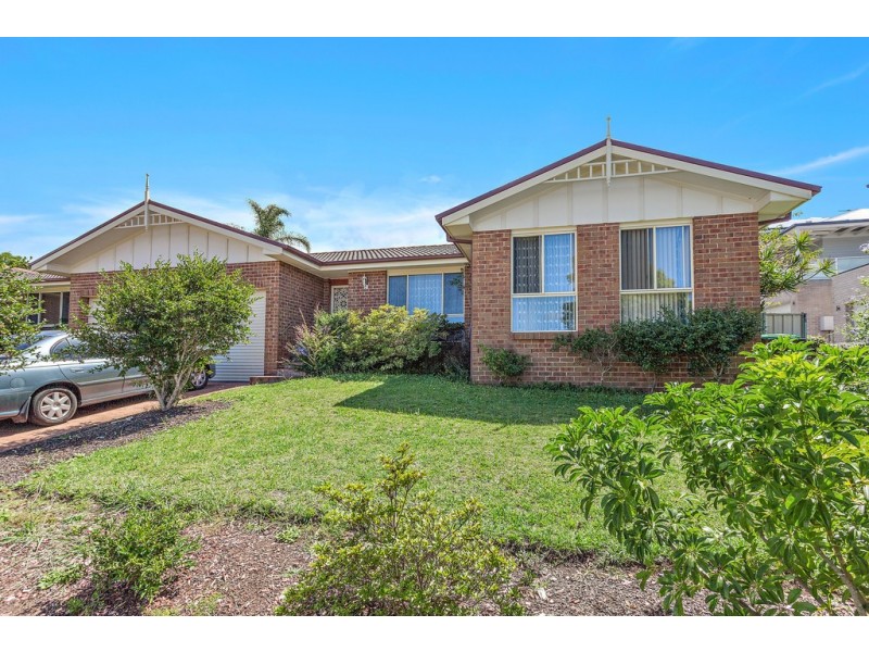 2/2 Burrill Place, Flinders NSW 2529