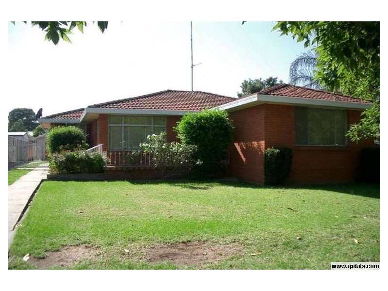 34 Central Avenue, Oak Flats NSW 2529