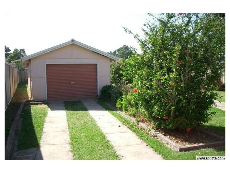 34 Central Avenue, Oak Flats NSW 2529