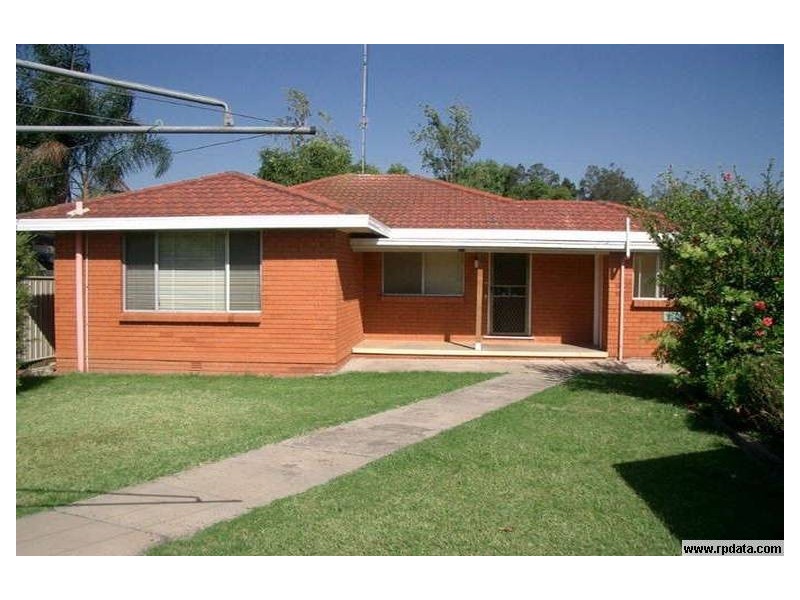 34 Central Avenue, Oak Flats NSW 2529