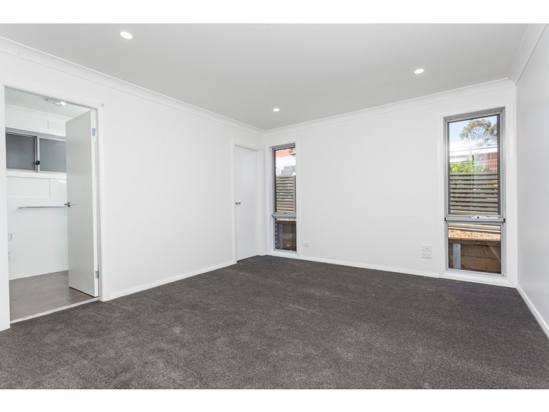 38 Hopetoun Street, Oak Flats NSW 2529