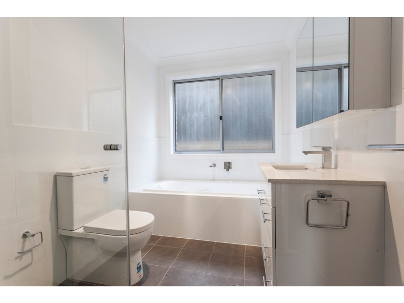 38 Hopetoun Street, Oak Flats NSW 2529