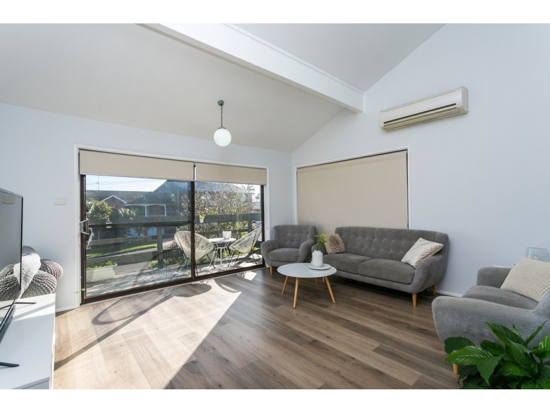35 Shipton Crescent, Mount Warrigal NSW 2528