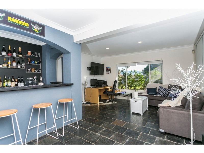 35 Shipton Crescent, Mount Warrigal NSW 2528
