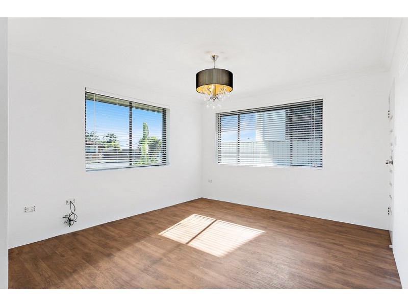 1/37 Osborne Parade, Warilla NSW 2528