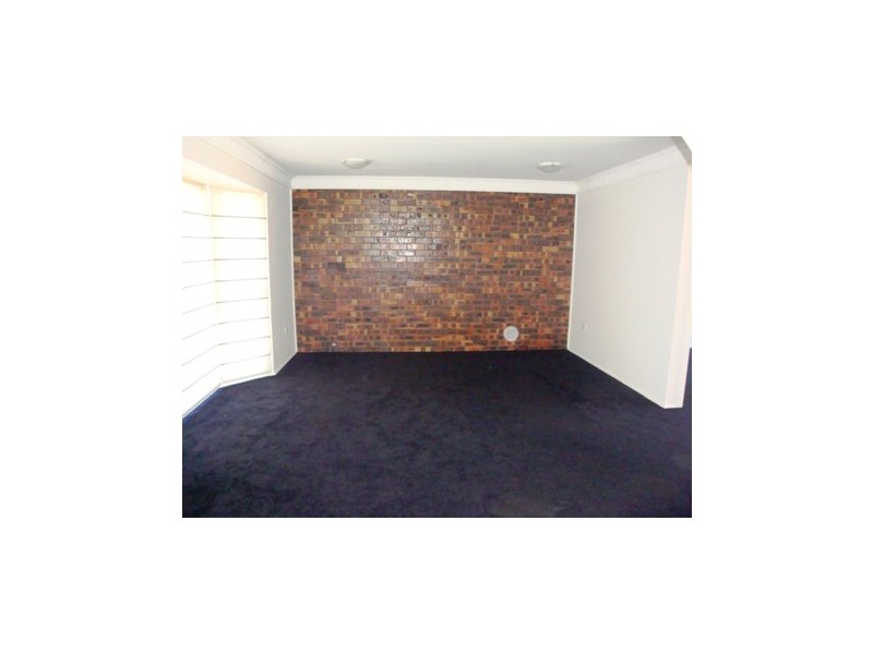27 Goolagong Cct, Mount Warrigal NSW 2528