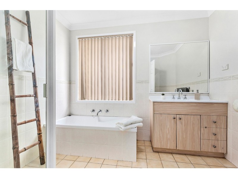 18 Pickersgill Way, Shell Cove NSW 2529