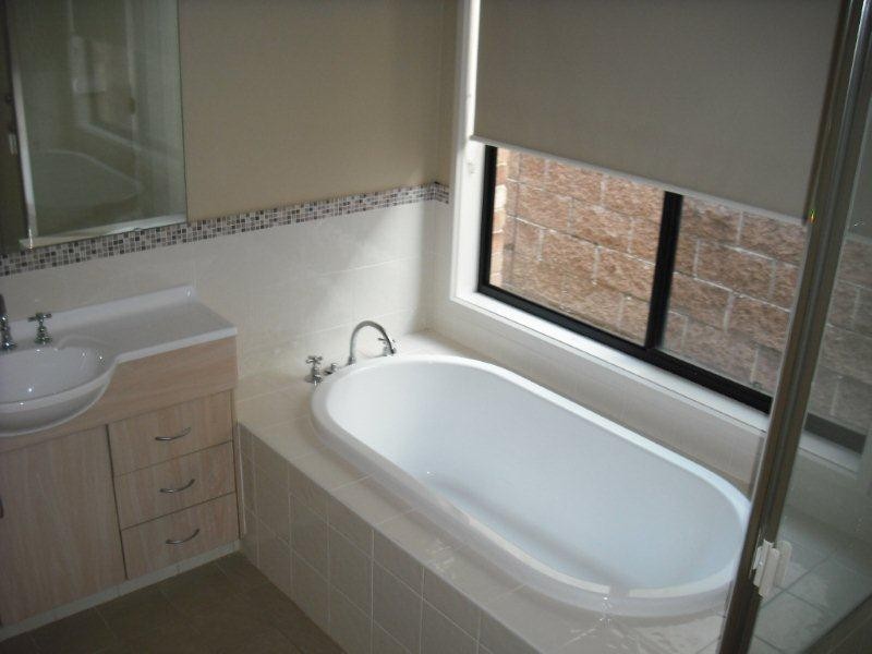 9 Macalister Terrace, Albion Park NSW 2527