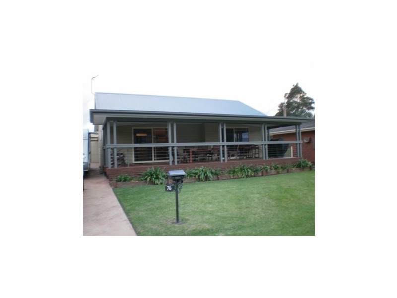 76 The Esplanade, Oak Flats NSW 2529
