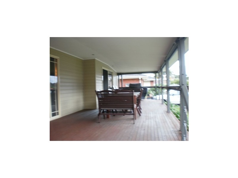 76 The Esplanade, Oak Flats NSW 2529