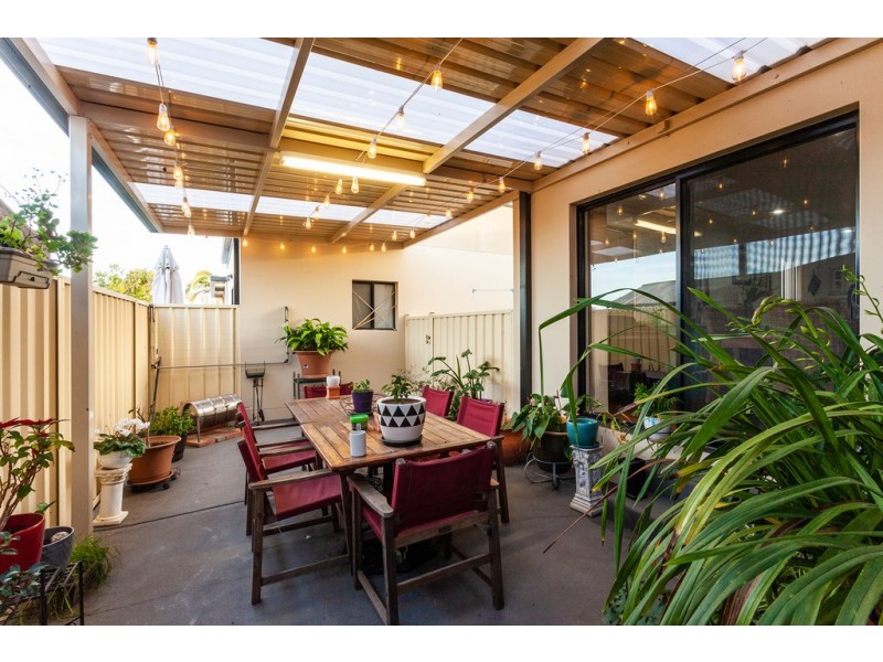 2/77 Pur Pur Avenue, Lake Illawarra NSW 2528