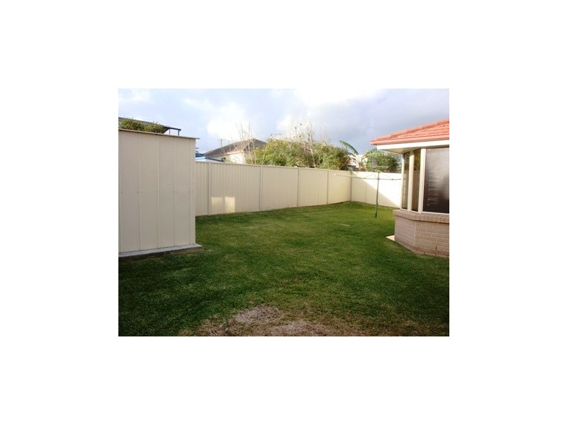 55 Woodford Avenue, Warilla NSW 2528