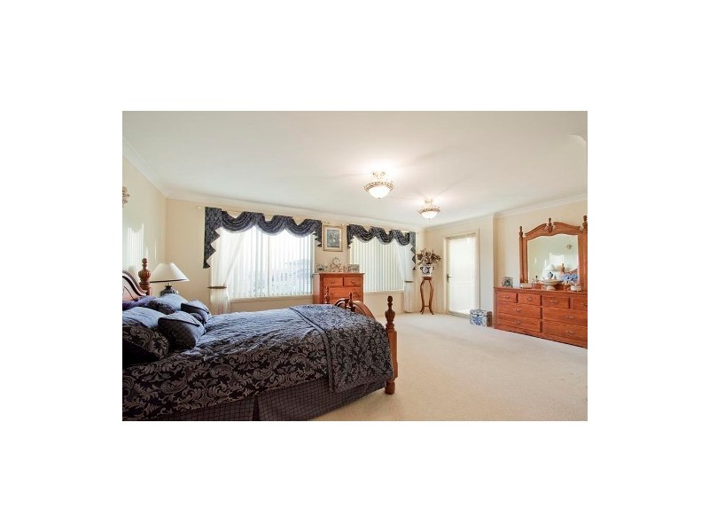 4 Banks Drive, Shell Cove NSW 2529