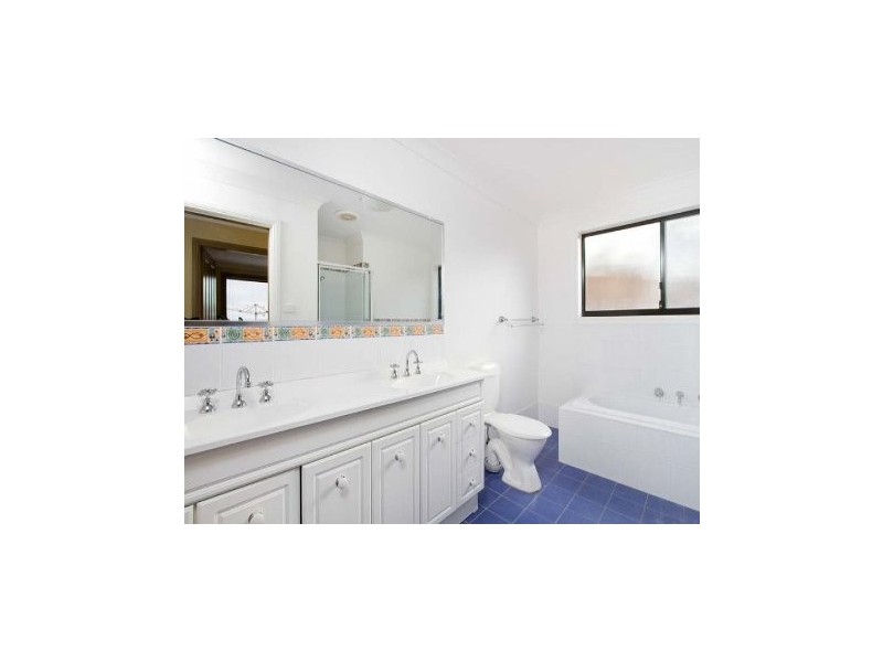 17 Stradbroke Avenue, Shell Cove NSW 2529