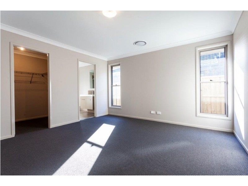 19 Berrima Street, Tullimbar NSW 2527