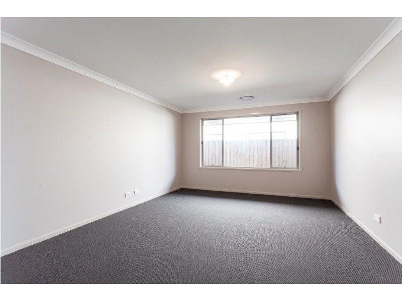 19 Berrima Street, Tullimbar NSW 2527