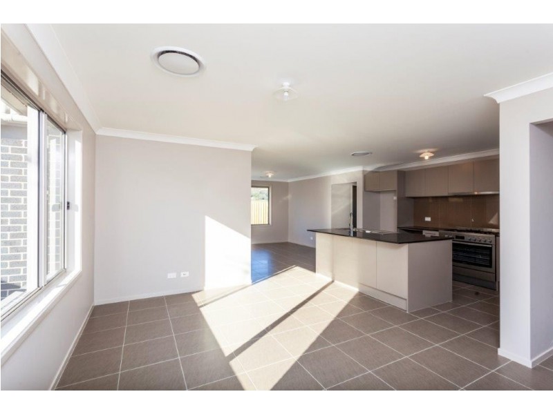19 Berrima Street, Tullimbar NSW 2527