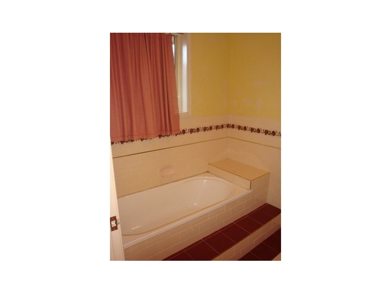 2/5 Koona Street, Albion Park Rail NSW 2527