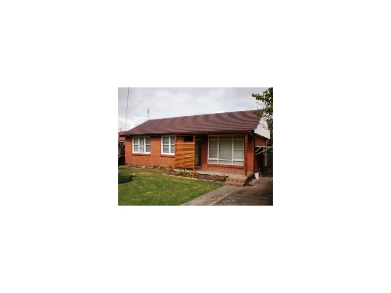 13 Old Lake Entrance Road, Oak Flats NSW 2529