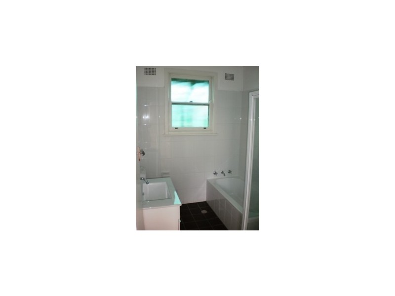 13 Old Lake Entrance Road, Oak Flats NSW 2529