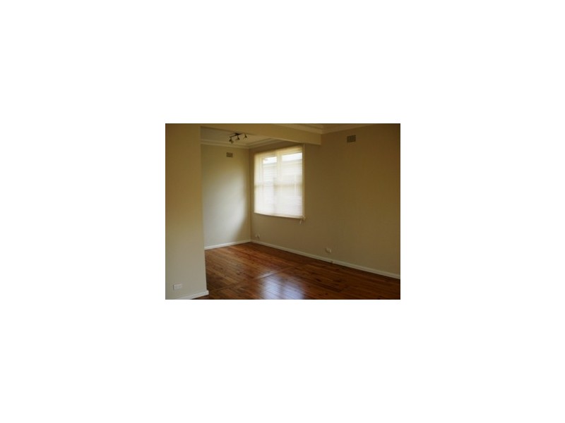 13 Old Lake Entrance Road, Oak Flats NSW 2529